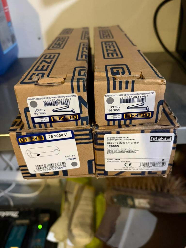 2 x Geze deurdrangers TS 2000, Binnendeur, Ophalen of Verzenden, Zo goed als nieuw, 120 cm of meer