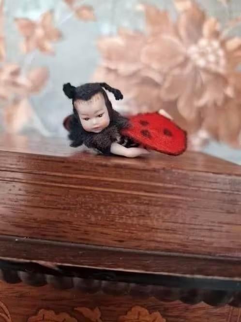 heidi ott popje 4.5 cm baby lieveheersbeestje, Ophalen of Verzenden, Nieuw, Poppenhuis