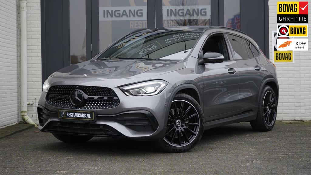 Mercedes-Benz GLA-klasse 250 4MATIC AMG NIGHT AUTOMAAT-360 C, Gebruikt, Zwart, 4 cilinders, Bedrijf
