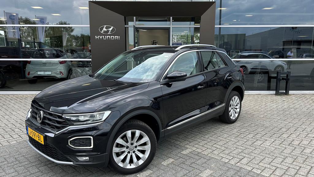 Volkswagen T-Roc 1.5 TSI Sport | AUTOMAAT | Navigatie | Adap, Auto's, 12 maanden, Euro 6, 4 cilinders, Zwart