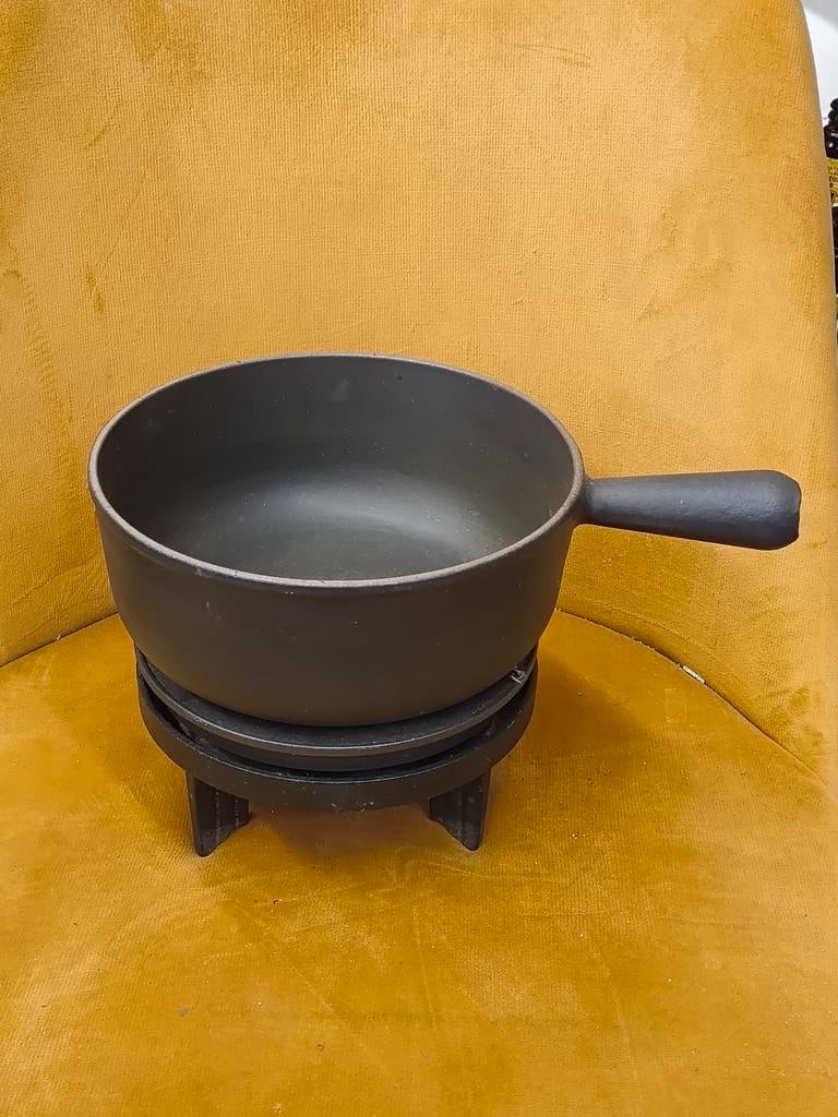 Le Creuset Gietijzeren fondue pan, Huis en Inrichting, Keuken | Potten en Pannen, Ophalen of Verzenden, Gietijzer, Koekenpan of Braadpan