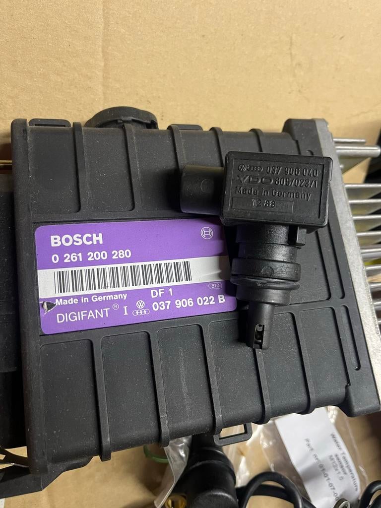 Bosch Digifant 0261200280 ECU met kabelboom en injectors, Auto-onderdelen, Ophalen of Verzenden, Gebruikt, Volkswagen
