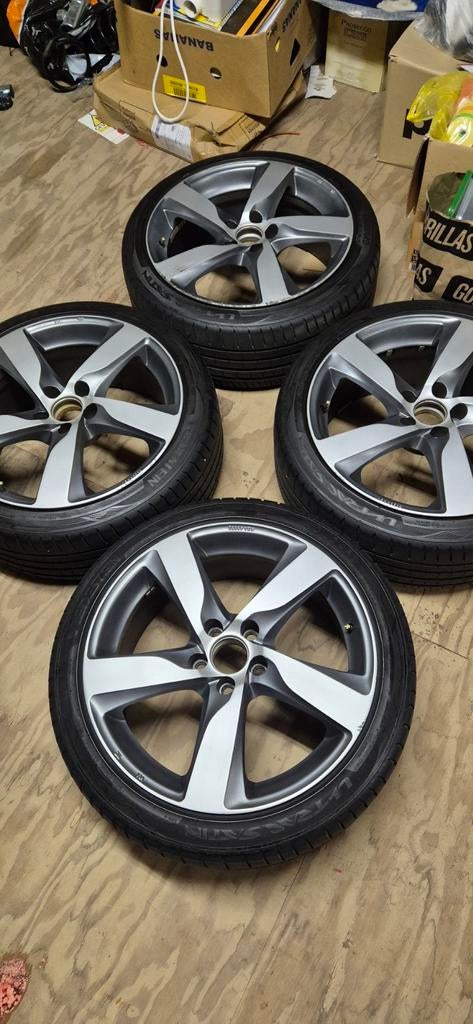 Volvo 18 inch velgen 225 40 18, Ophalen, 18 inch, Velg(en), Zomerbanden