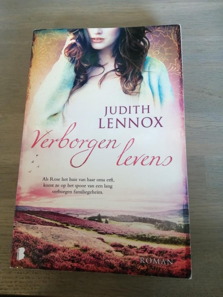 Verborgen levens - Judith Lennox, Ophalen of Verzenden, Gelezen, Judith Lennox