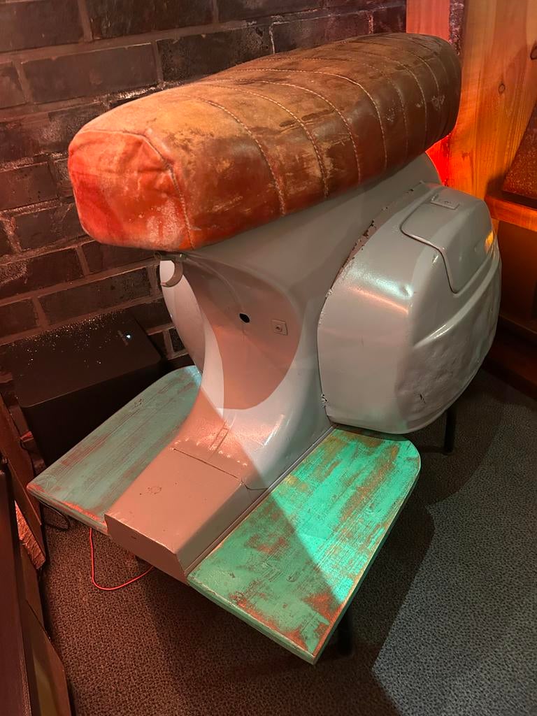 Barkruk in Vespa-stijl, Ophalen, Gebruikt, 60 tot 90 cm, Leer