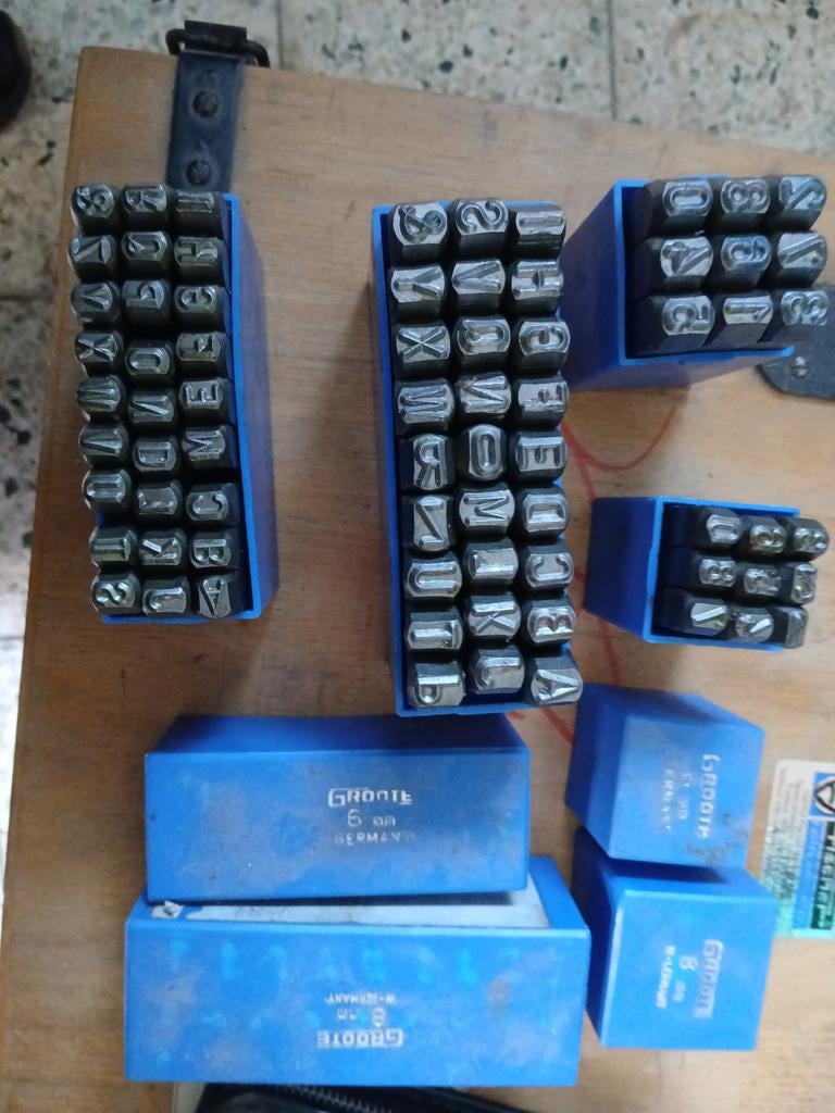 Slagletters en slagcijfers, diverse maten, gereedschap, Ophalen, Gebruikt