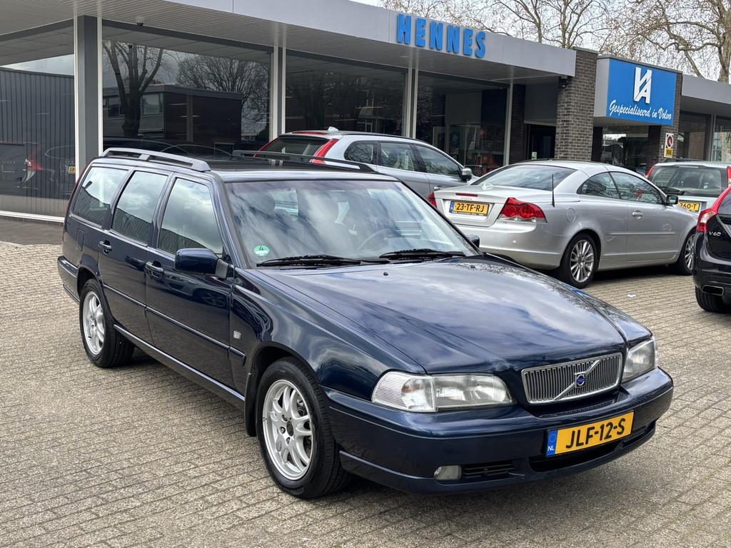 Volvo V70 2.4 Europa Bluetooth Youngtimer (bj 2000), Auto's, Oldtimers, Voorwielaandrijving, Blauw, Alcantara, Stoelverwarming
