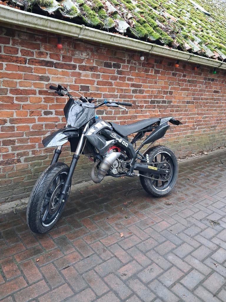 Derbi senda xtreme 77br moet weg, Fietsen en Brommers, Brommers | Derbi, Ophalen
