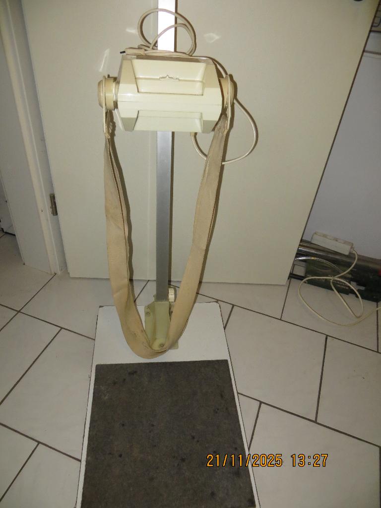 Massage door middel van trillingen apparaat, Sport en Fitness, Massageproducten, Ophalen, Gebruikt, Apparaat