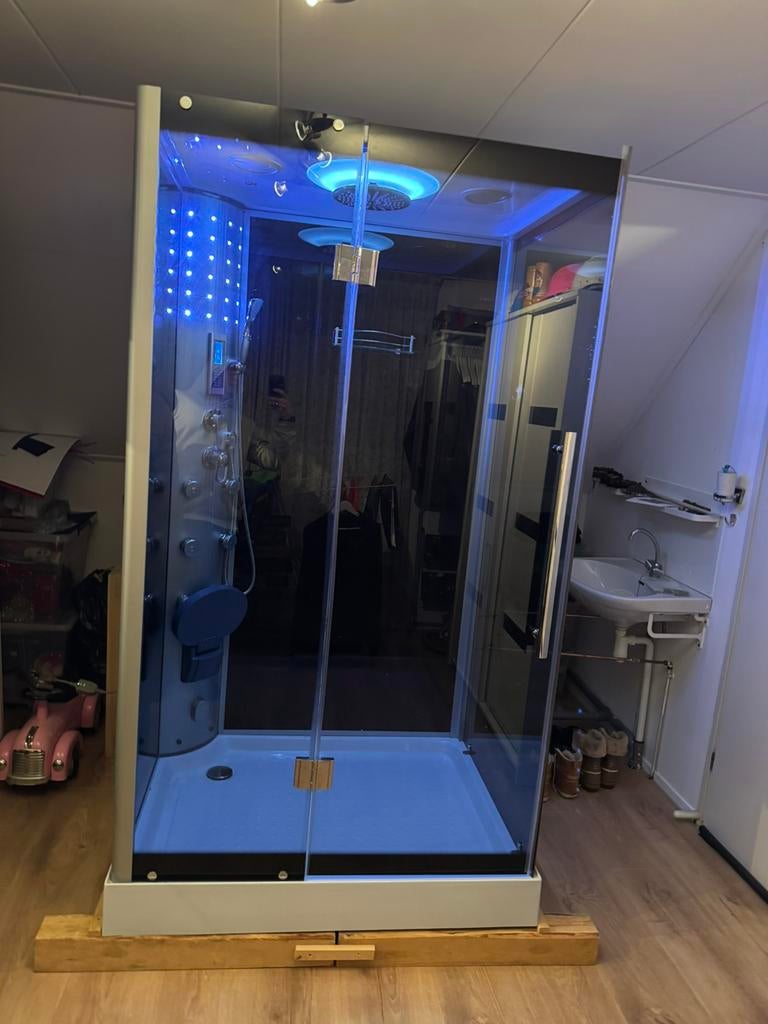 douchecabine ,premium merk vonato ,weinig gebruikt ,zie text, Doe-het-zelf en Verbouw, Sanitair, Ophalen, Zo goed als nieuw, Rvs