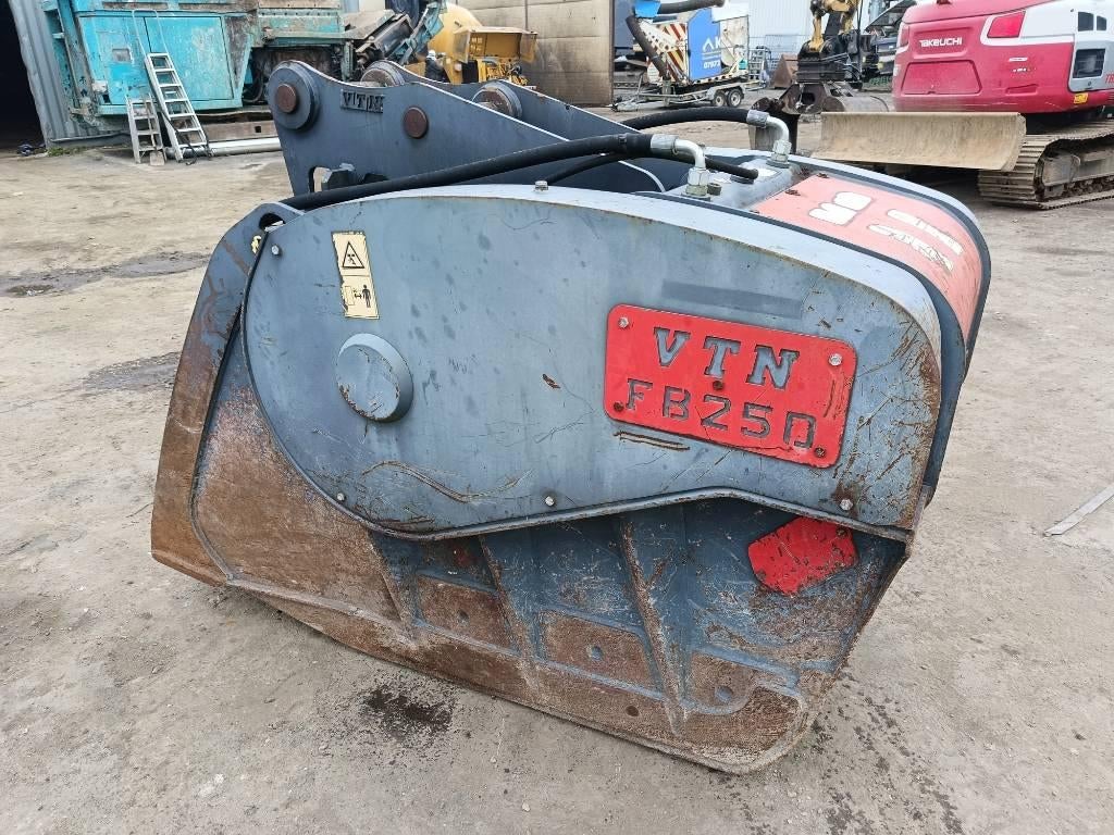 VTN FB250 crusher bucket vergruizer bak jaw kaakbreker