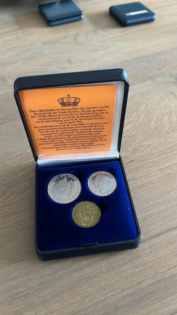 NIKKELEN INHULDIGINGSET BEATRIX 1980 in doosje, Postzegels en Munten, Munten | Nederland, Ophalen of Verzenden, Koningin Beatrix