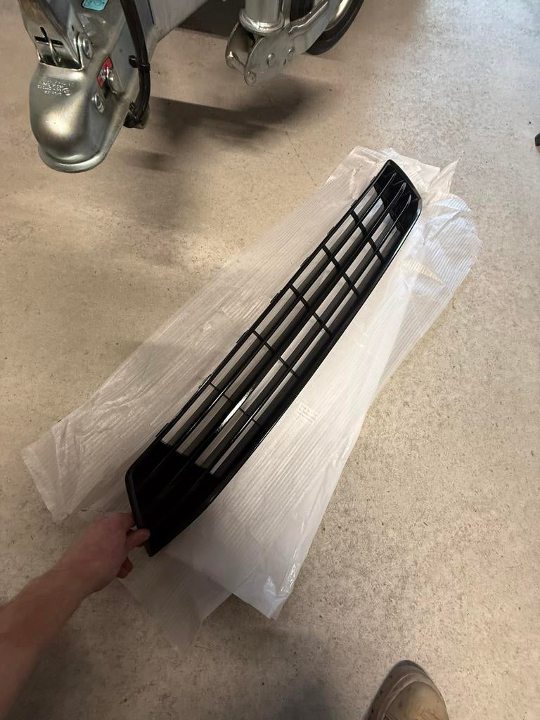 Volkswagen caddy mk4 2015 - 2020 grille onder nieuw, Ophalen, Nieuw, Bumper, Volkswagen