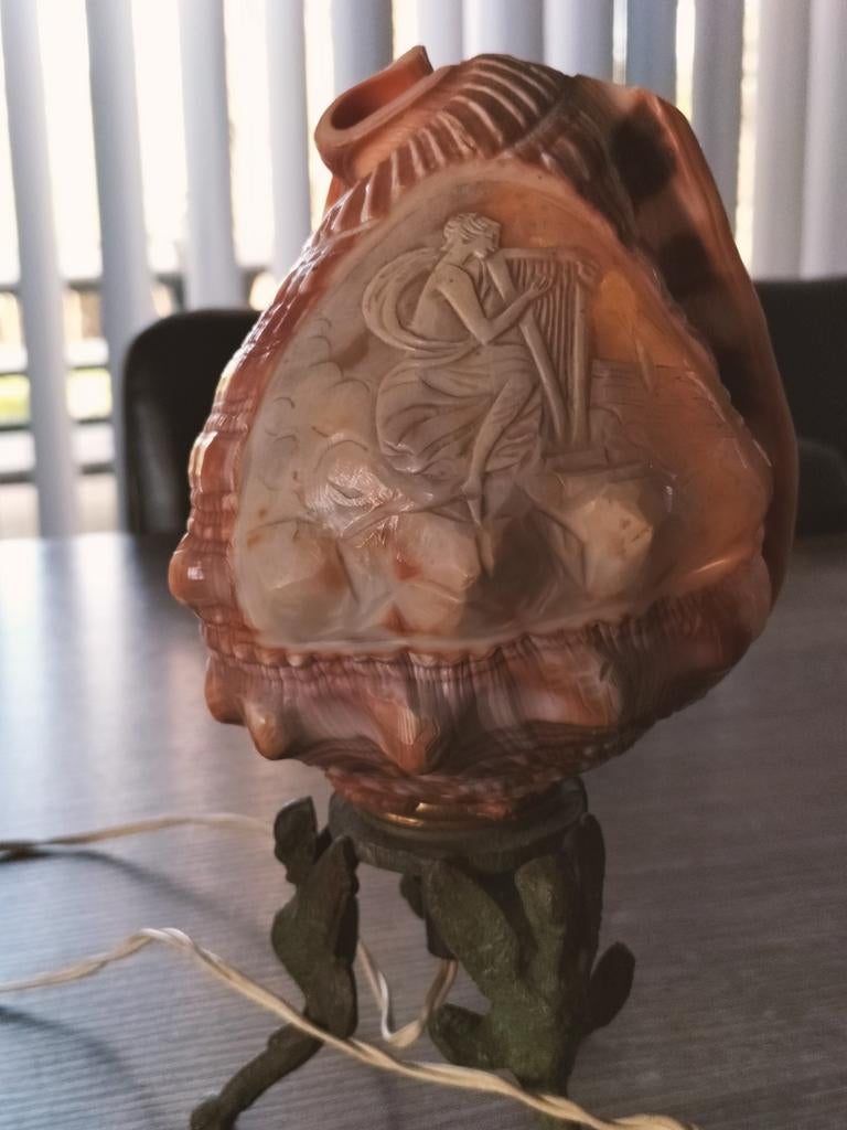 Prachtige antieke gesneden camee schelp lamp, Antiek en Kunst, Verzenden