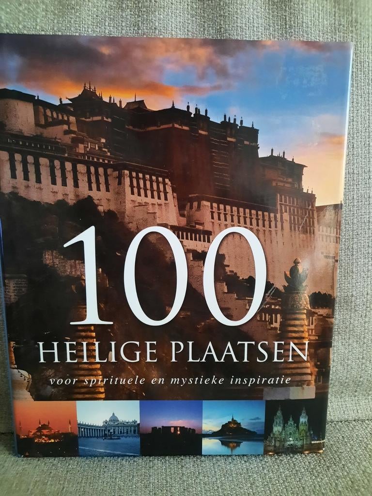 Boek '100 Heilige Plaatsen', Boeken, Ophalen of Verzenden, Zo goed als nieuw, Overige onderwerpen