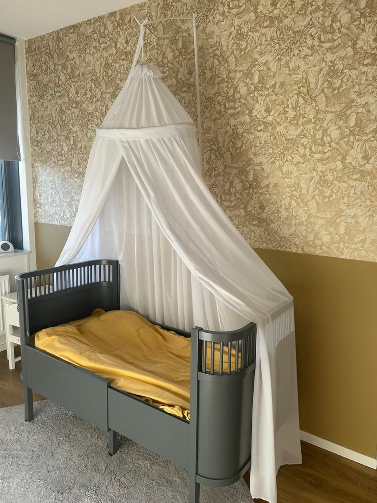 Witte klamboe met piekstok., Kinderen en Baby's, Kinderkamer | Bedden, Zo goed als nieuw, 180 cm of meer, Minder dan 70 cm, Ophalen