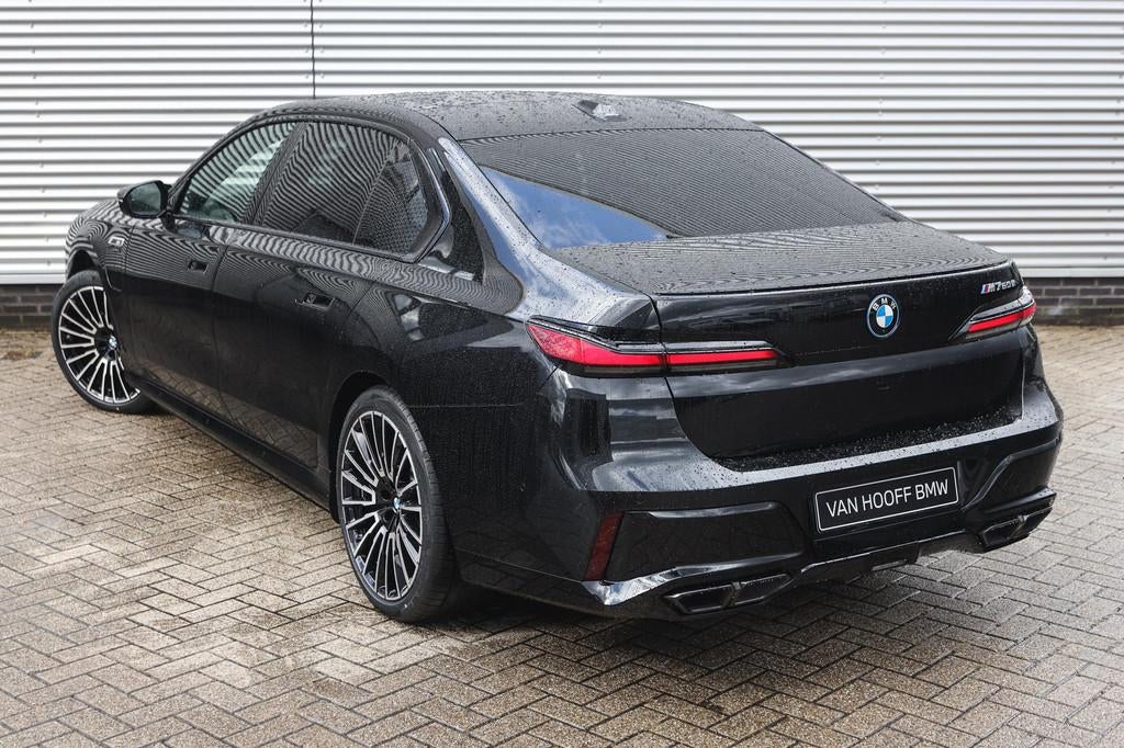 BMW 7 Serie M760e xDrive High Executive Automaat / Panoramad, Auto's, BMW, Automaat, Zwart, Zwart, Leder