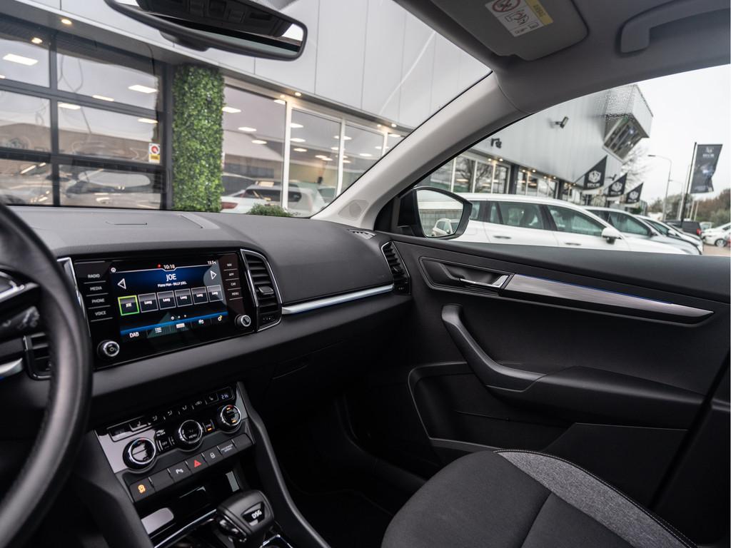 Skoda Karoq 1.5 TSI 150PK DSG Drive Virtual | Pano | Camera, 12 maanden, Stof, 4 cilinders, Zwart