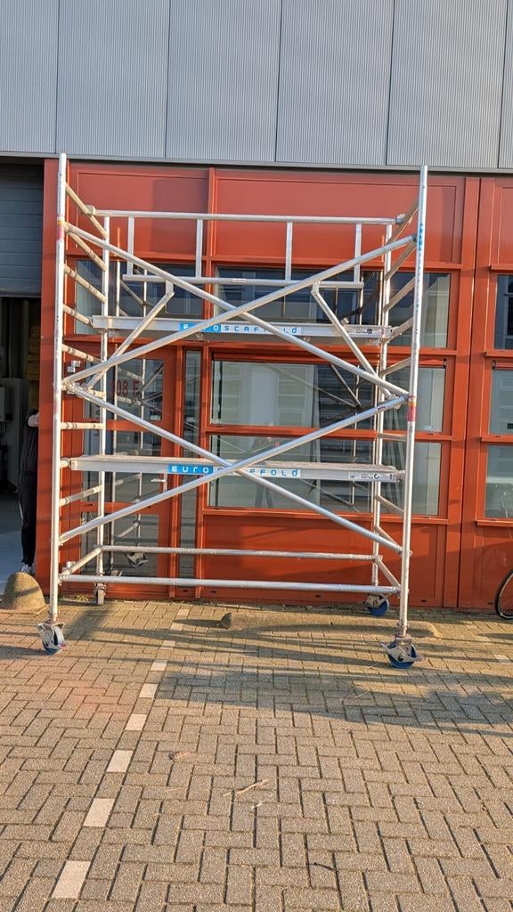 Te huur gekeurde en betrouwbaar rolsteiger regio drechtstede, Ophalen of Verzenden, Rolsteiger of Kamersteiger, 5 meter of hoger