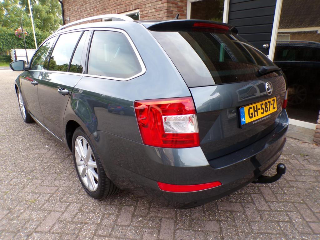Skoda Octavia Combi 1.4 TSI G-TEC Ambition Businessline, Voorwielaandrijving, Parkeersensor, Gebruikt, 4 cilinders