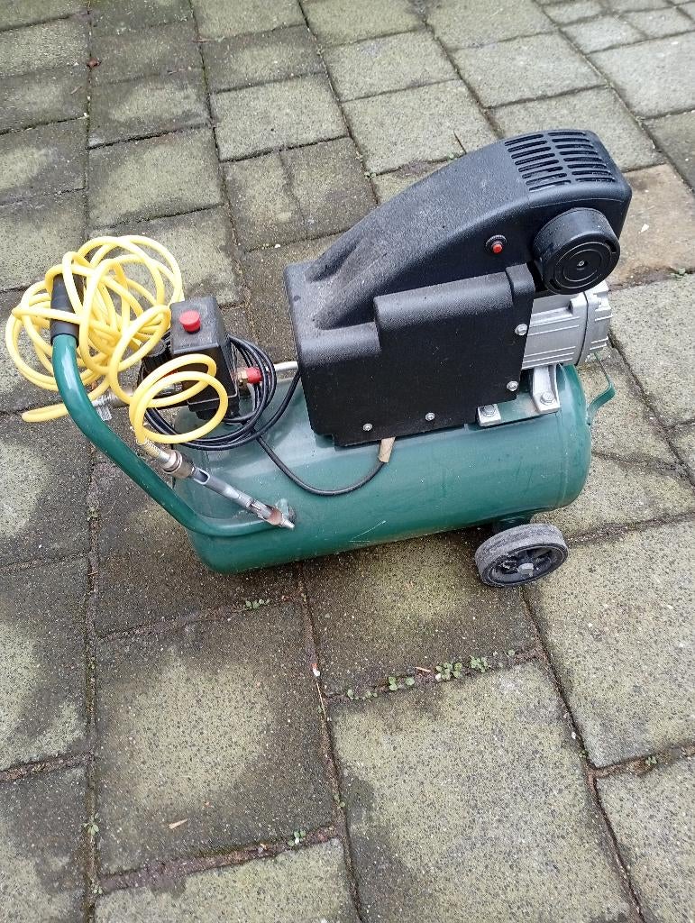 Compressor, Doe-het-zelf en Verbouw, Minder dan 25 liter, Ophalen, Zo goed als nieuw, Minder dan 200 liter/min
