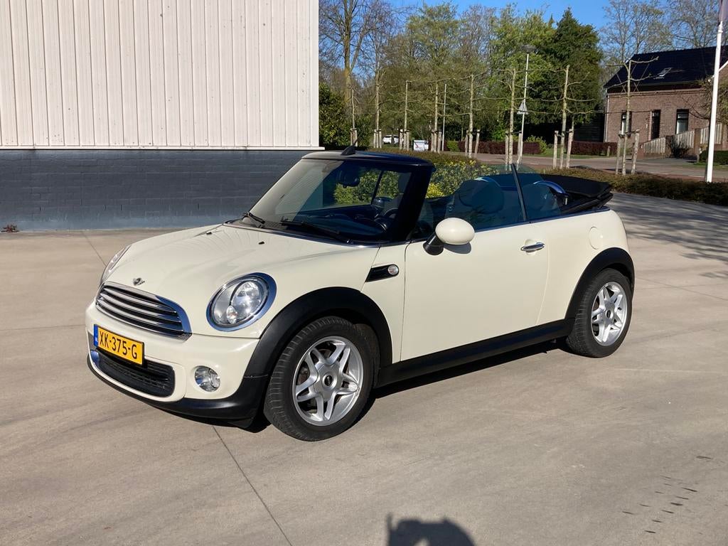 Mini 1.6 ONE Cabrio 2012 Wit Airco, Auto's, Voorwielaandrijving, Stof, 4 cilinders, Cabriolet
