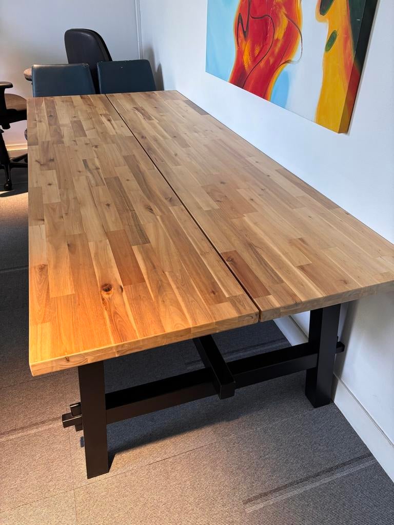 IKEA SKOGSTA eettafel, acacia/zwart (ophalen in Rotterdam), 100 tot 150 cm, 200 cm of meer, Zo goed als nieuw, Vijf personen of meer