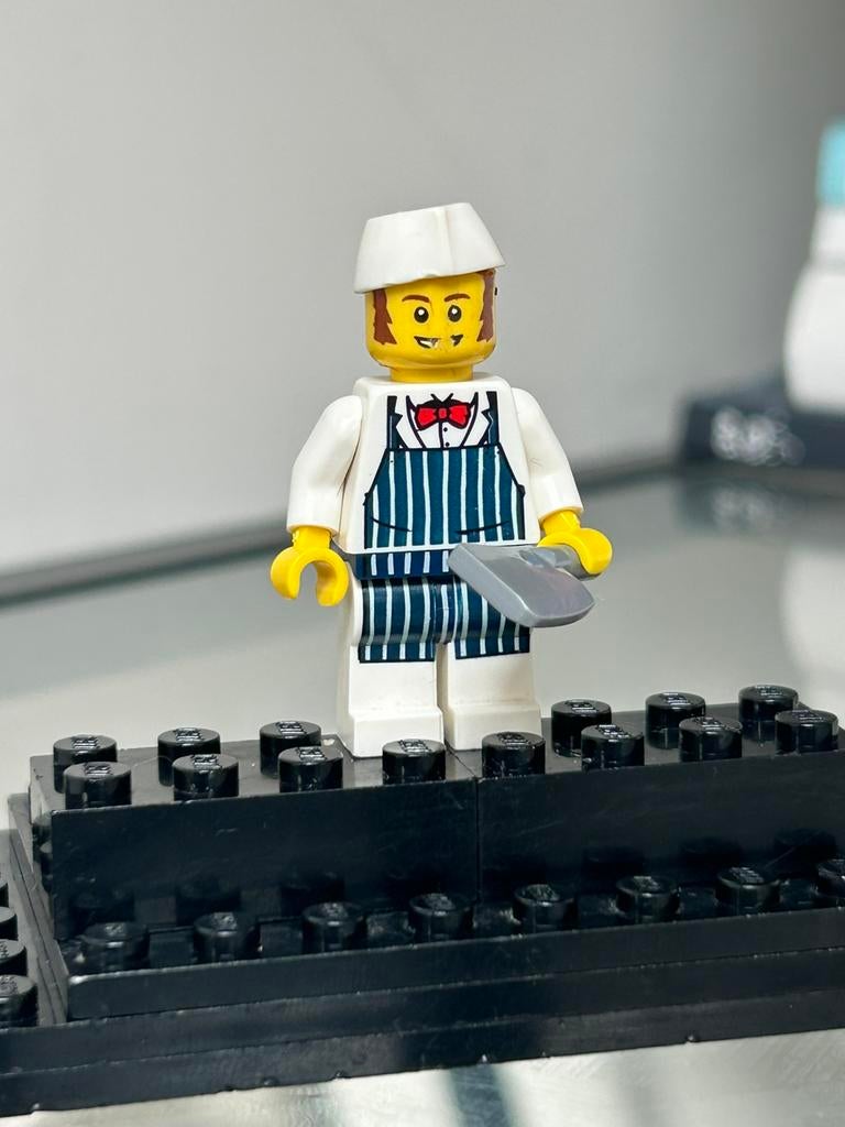 LEGO slager bakker minifiguur City met accessoire, Gebruikt, Lego, Ophalen of Verzenden, Minifiguur