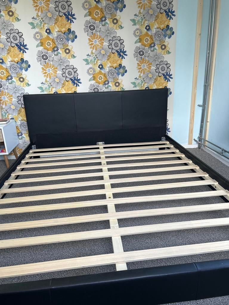 Tweepersoonsbed met lattenbodem - Zwart kunstleer, Ophalen, Overige materialen, Gebruikt, Zwart