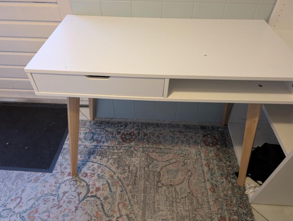 Bureau Tamholt van Jysk met verstelbare lade, Ophalen of Verzenden