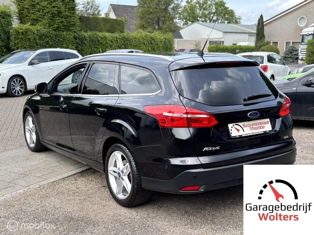 Ford Focus 1.0 Titanium Edition vol opties LED NAVI LMV, Gebruikt, Zwart, Met garantie (alle), Zwart