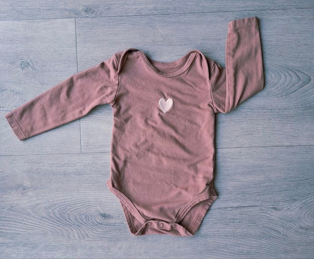 Romper met hartje maat 62/68, Nacht- of Onderkleding, Meisje, Ophalen of Verzenden, Zo goed als nieuw