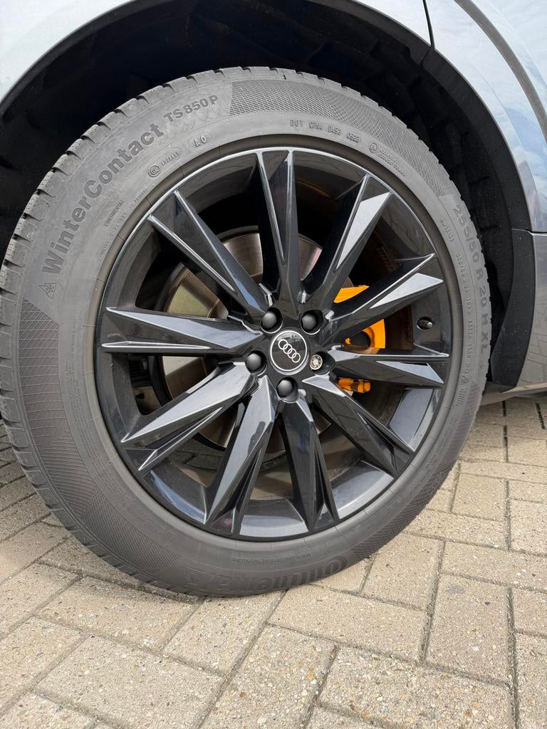 Audi e-tron 20” winterbandenset plus velg, Auto-onderdelen, Banden en Velgen, Ophalen, Gebruikt, 255 mm, Banden en Velgen