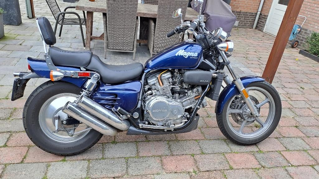 Super Magna VF700, Cardan-aandrijving, 4 cilinders, Particulier, Meer dan 35 kW