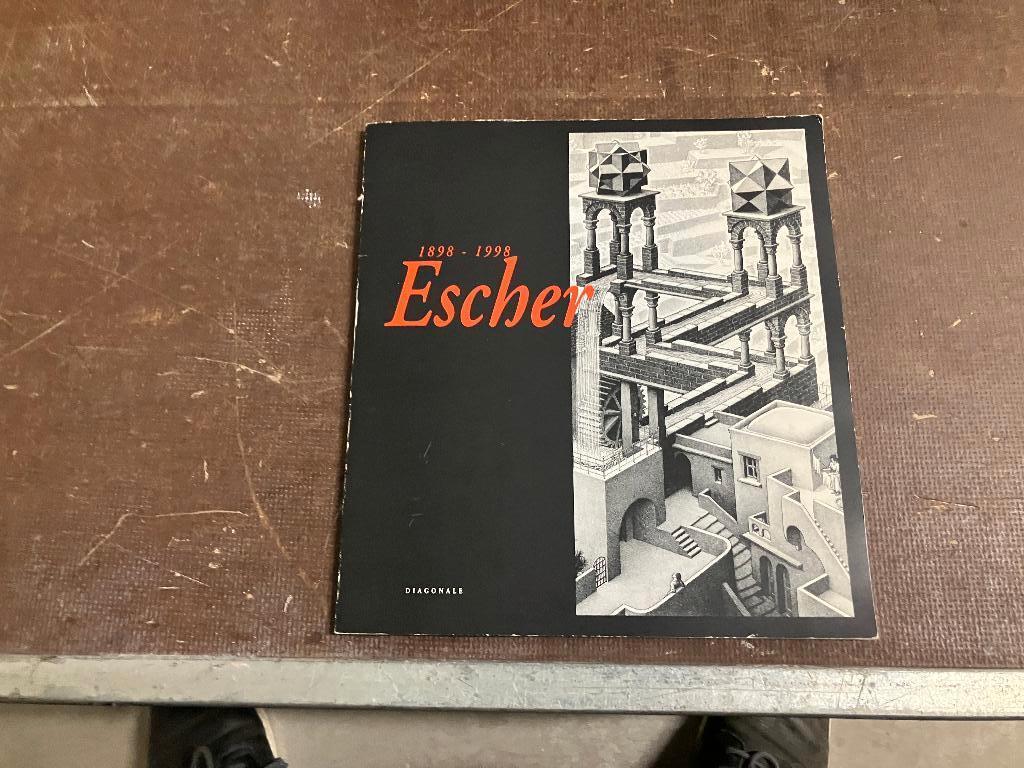 Escher grafiek Italië, Boeken, Ophalen of Verzenden, Zo goed als nieuw, Grafische vormgeving