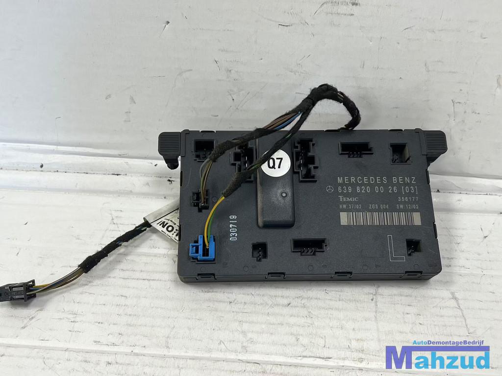 MERCEDES VITO W639 Links deur module 6398200026, Gebruikt, Mercedes-Benz AG, Mercedes-Benz, Ophalen of Verzenden