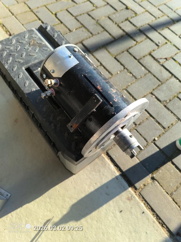 12Volt DC motor, Doe-het-zelf en Verbouw, Motoren, Ophalen, Gebruikt, Elektromotor, Minder dan 1400 rpm