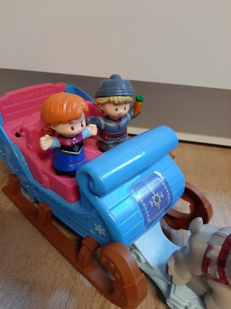 Little people frozen slee met Anna, kristoff en sven, Verzamelen, Disney, Ophalen of Verzenden, Beeldje of Figuurtje