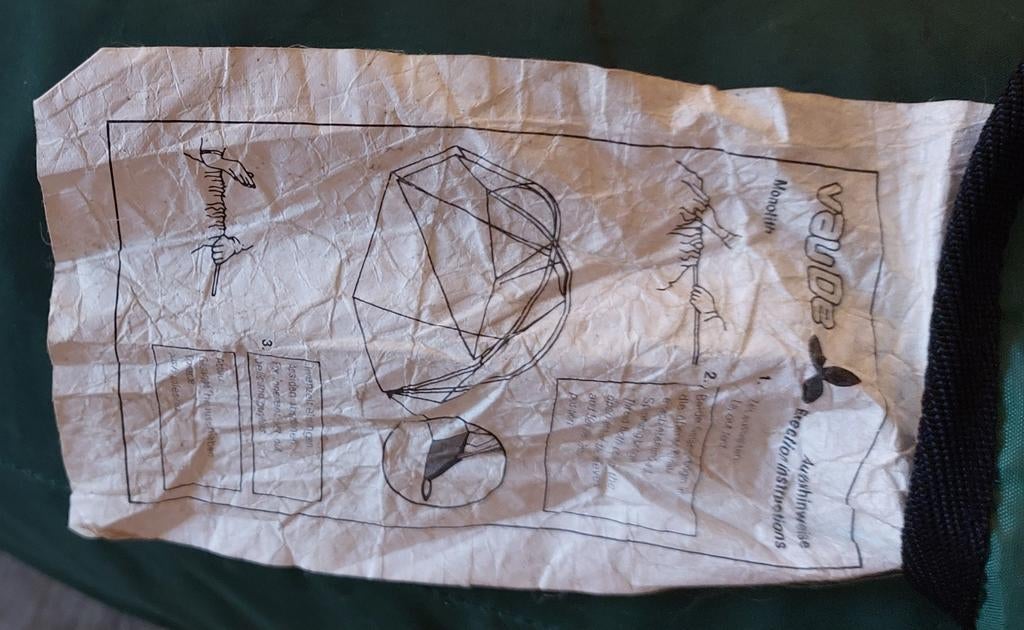 VauDe tent 2 persoons en Decathlon Quechua tent 4 persoons., Ophalen of Verzenden, Gebruikt