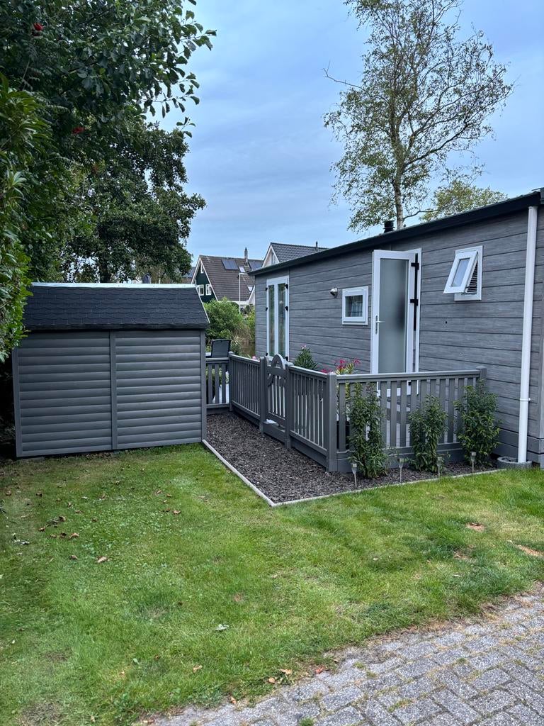 Chalet met veranda en tuinhuis, bouwjaar 2023, Caravans en Kamperen, Tot en met 6