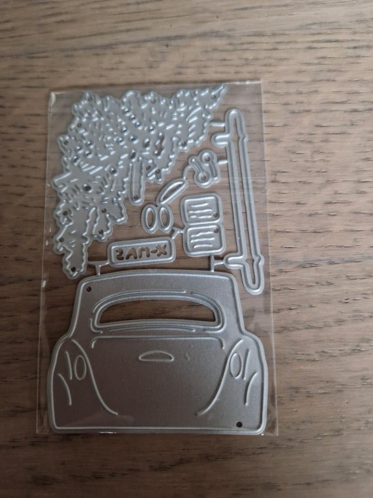 Snijmal auto met kerstboom op het dak, Hobby en Vrije tijd, Kaarten | Zelf maken, Ophalen of Verzenden, Nieuw, Overige thema's