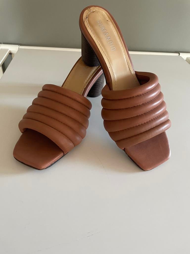 Humanoid slippers, Ophalen of Verzenden, Gedragen