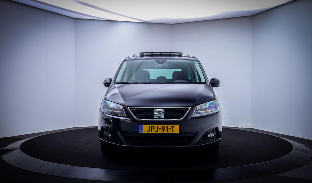 SEAT Alhambra 1.4TSI Dsg 7Pers STYLE PANO | CAMERA | CARPLAY, Auto's, Stof, Gebruikt, Zwart, 4 cilinders