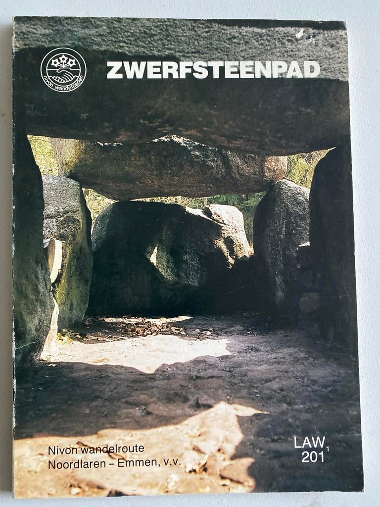 Wandelroute Zwerfsteenpad - Nivon wandelroute, Boeken, Fiets- of Wandelgids, Ophalen of Verzenden, Benelux, Gelezen