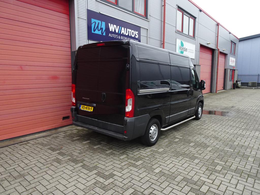 Peugeot Boxer 330 2.2 HDI L2H2 XR 3 zits airco (bj 2016), Auto's, Euro 5, Stof, Gebruikt, Zwart