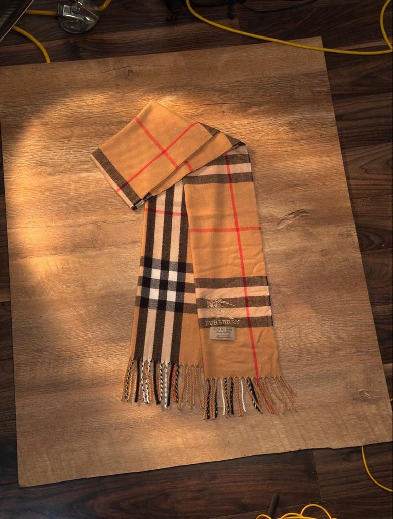 Burberry Sjaal 100% Kasjmier -Bruin - nieuw!!, Kleding | Dames, Mutsen, Sjaals en Handschoenen, Nieuw, Sjaal, Ophalen of Verzenden