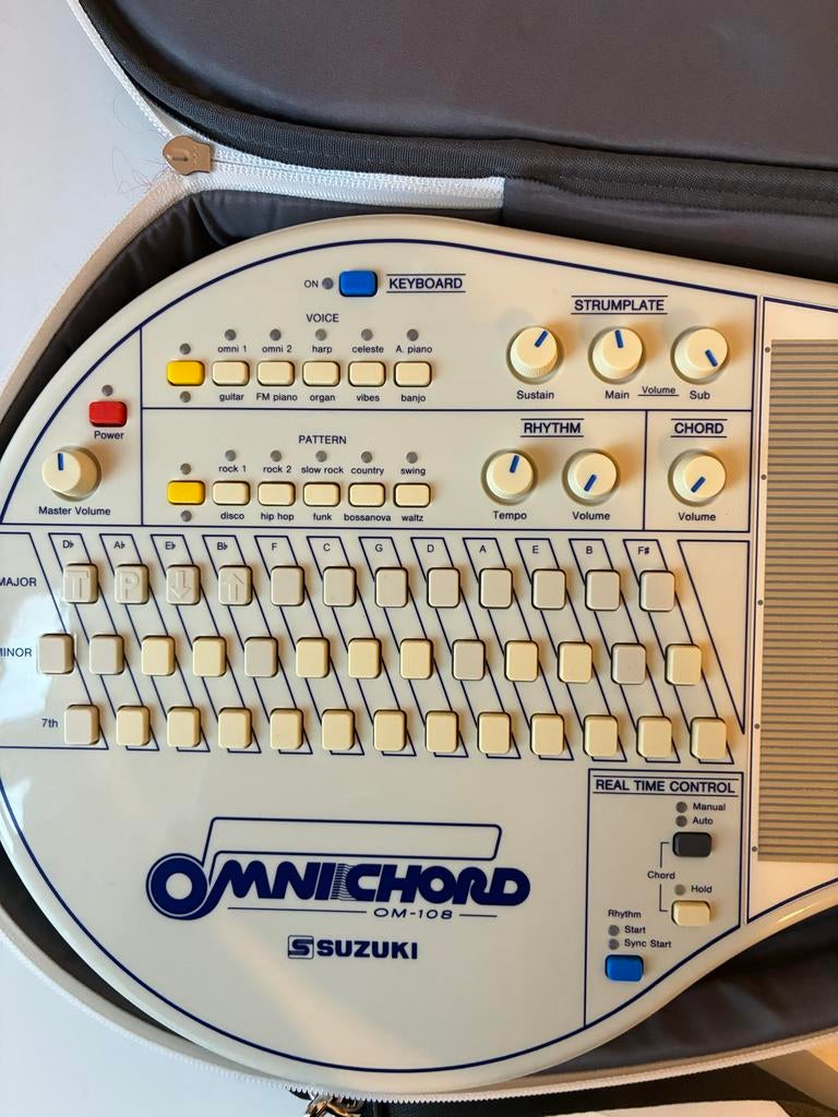 Omnichord OM-108, Muziek en Instrumenten, Synthesizers, Overige merken, Zo goed als nieuw, Met koffer of flightcase, Overige aantallen