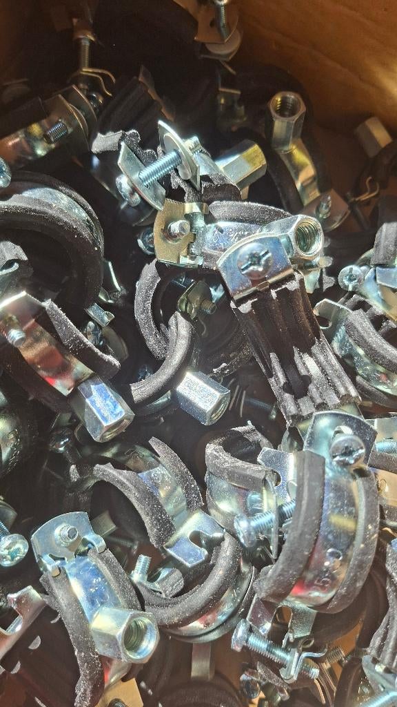 150x Fischer pijpbeugel pijp beugels 25-30mm NIEUW!, Pvc, ., Overige typen, Nieuw