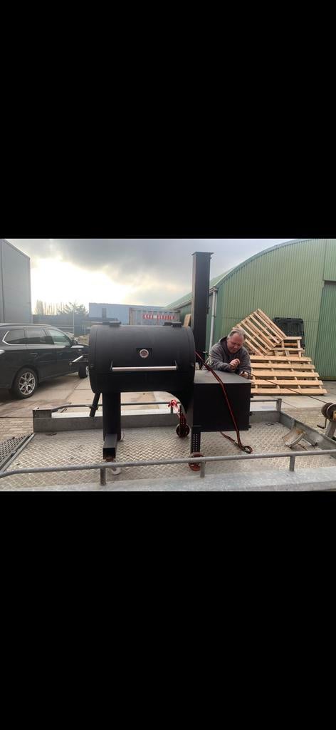 Massieve Amerikaanse Smoker - Eyecatcher met Grote Capacitei, Ophalen of Verzenden, Gebruikt