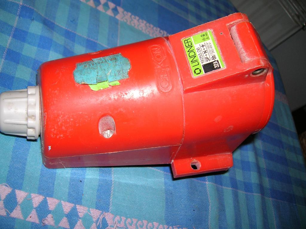 krachtstroom bouw wandcontactdoos 32 ampère 44IP, Doe-het-zelf en Verbouw, Elektra en Kabels, Ophalen of Verzenden, Gebruikt, Stopcontact